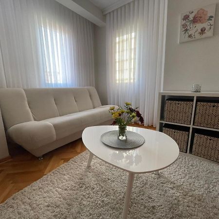 Apartman Filip Lux City Center Нови пазар Екстериор снимка