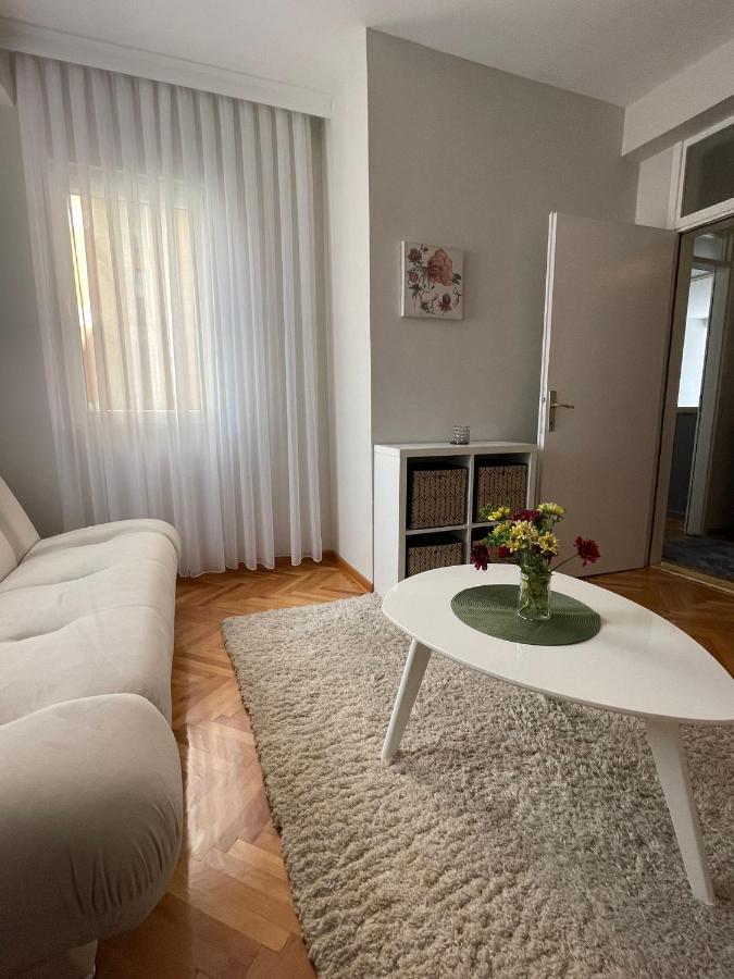 Apartman Filip Lux City Center Нови пазар Екстериор снимка